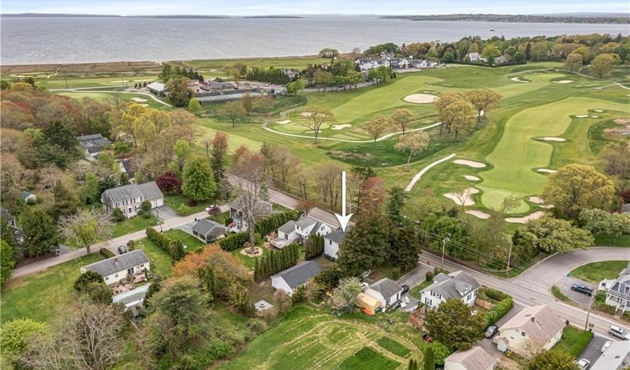 540 Middle Hwy, Barrington, RI 02806 - 3 Beds, 3 Bath