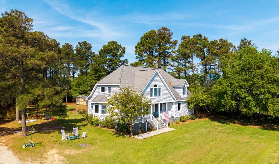 126 Narrow Shore Rd, Aydlett, NC 27916 - 4 Beds, 3 Bath