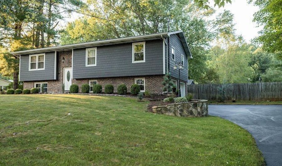 25597 Cornelius Dr, Abingdon, VA 24211 - 3 Beds, 2 Bath