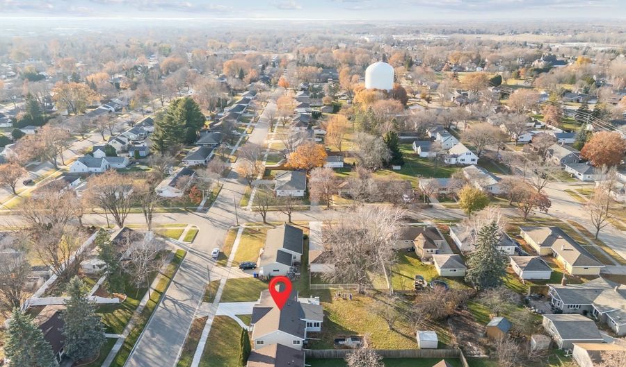 818 W MARQUETTE St, Appleton, WI 54914 - 3 Beds, 1 Bath