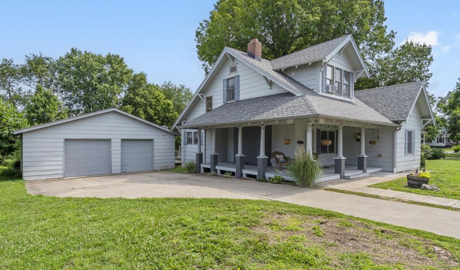400 E Walker St, Ash Grove, MO 65604 - 4 Beds, 2 Bath