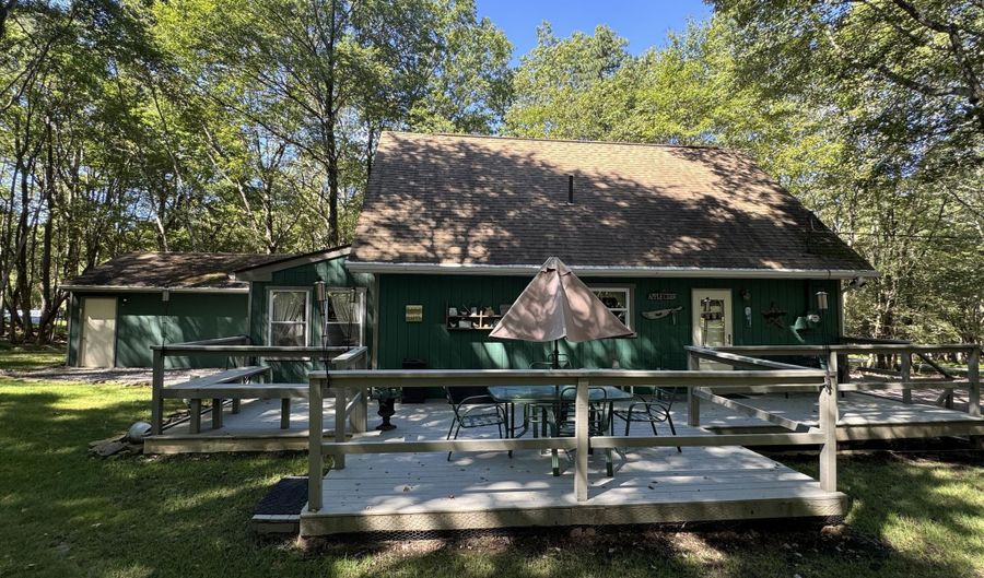 106 Burnshaw Ln, Albrightsville, PA 18210 - 3 Beds, 2 Bath