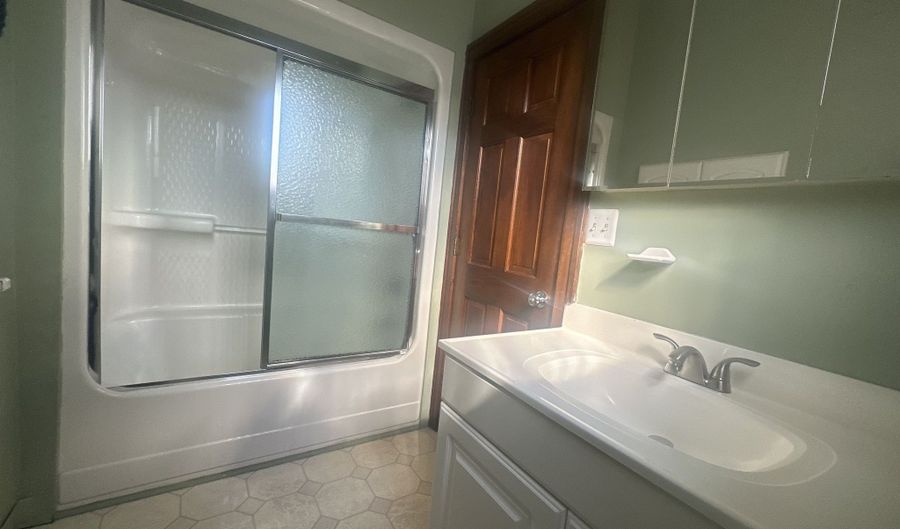 136 McKinley Ave 2, Bridgeport, CT 06606 - 2 Beds, 1 Bath