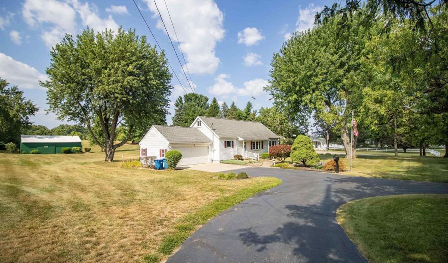 2760 Sharp Rd, Adrian, MI 49221 - 3 Beds, 2 Bath