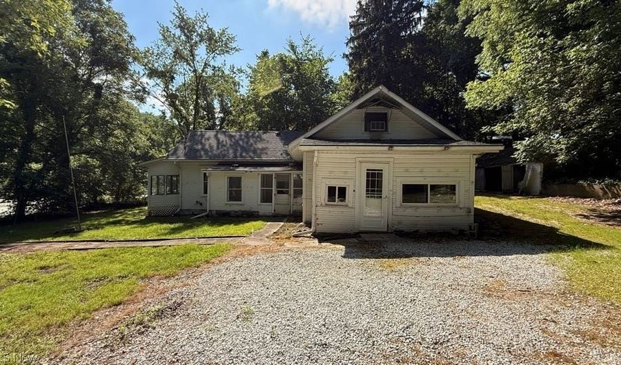 629 Portage Lakes Dr, Akron, OH 44319 - 5 Beds, 1 Bath