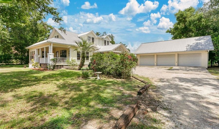 19 E KENDALL Blvd, Avon Park, FL 33825 - 4 Beds, 2 Bath
