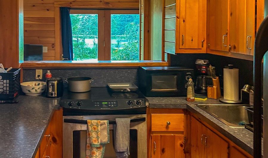 2054 Whitefield Rd, Bethlehem, NH 03574 - 4 Beds, 3 Bath
