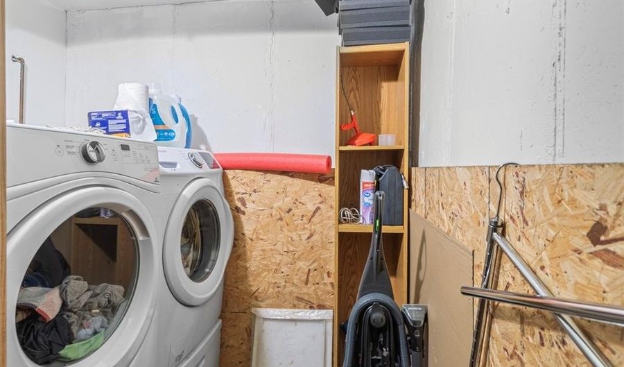 1026 Kehrs Mill Rd 4, Ballwin, MO 63011 - 2 Beds, 2 Bath