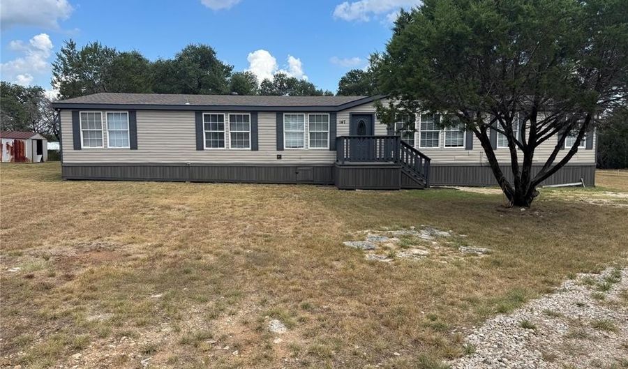 149 Pioneer Trl, Weatherford, TX 76087 - 5 Beds, 3 Bath
