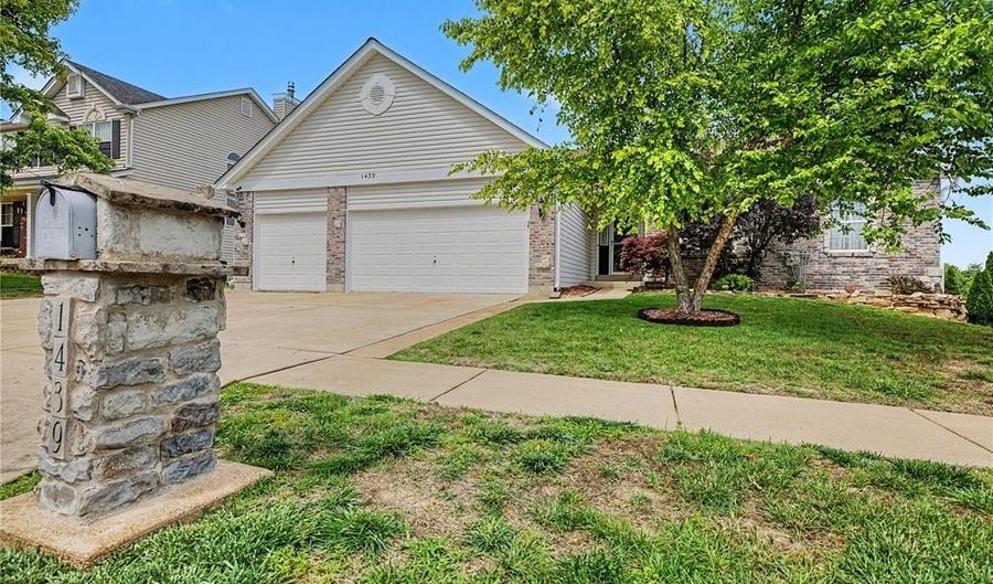 1439 Fox Ridge Ct, Arnold, MO 63010 - 3 Beds, 3 Bath