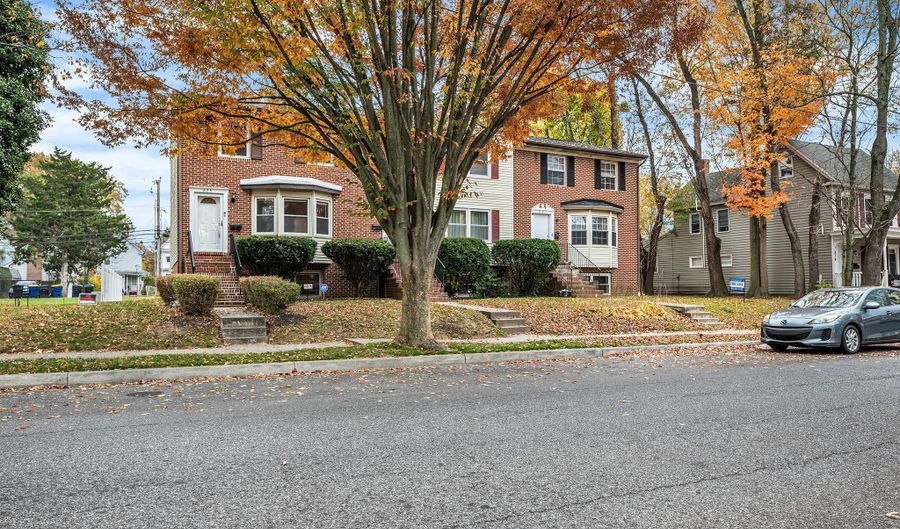 225 N NEW St, Dover, DE 19904 - 4 Beds, 3 Bath