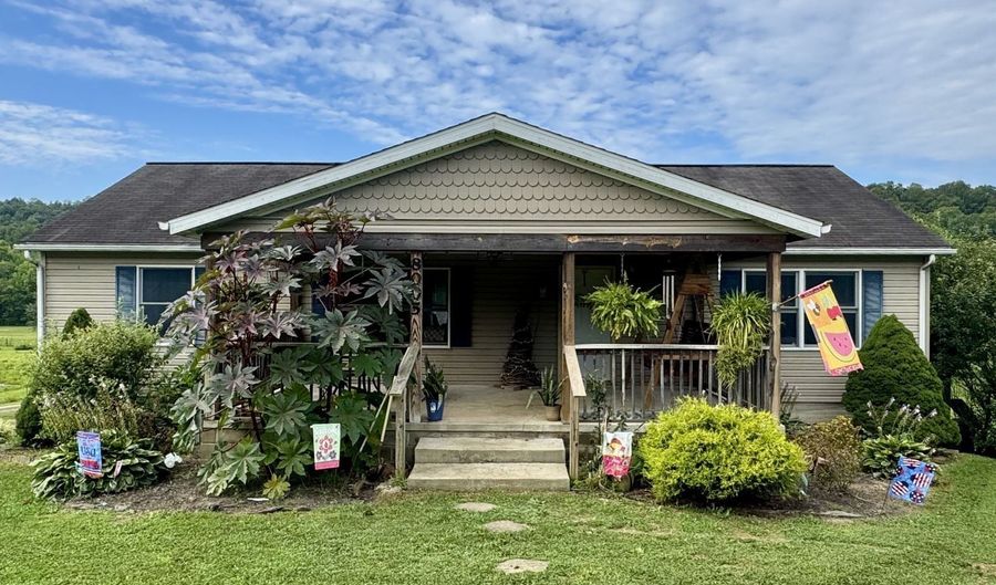 8005 Stonecastle, Athens, OH 45701 - 3 Beds, 2 Bath