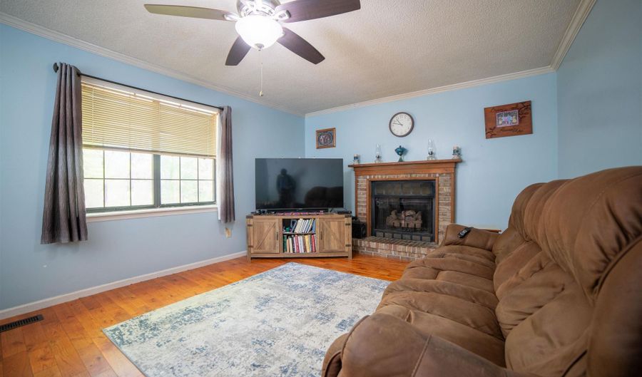 1219 NW Laquita Dr, Arab, AL 35016 - 4 Beds, 3 Bath