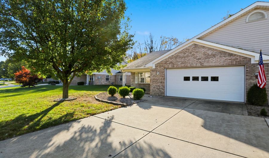545 Moonglow Ln, Indianapolis, IN 46217 - 2 Beds, 2 Bath