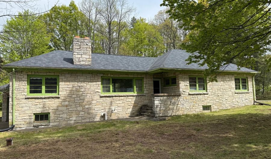 7892 OLD 101 Rd, Armstrong Creek, WI 54103 - 4 Beds, 1 Bath