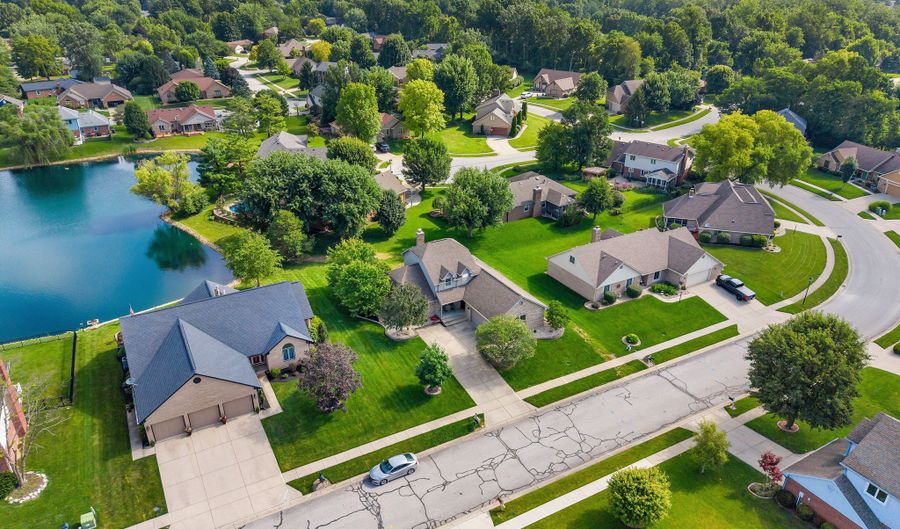 356 Southcreek Dr S, Indianapolis, IN 46217 - 3 Beds, 4 Bath