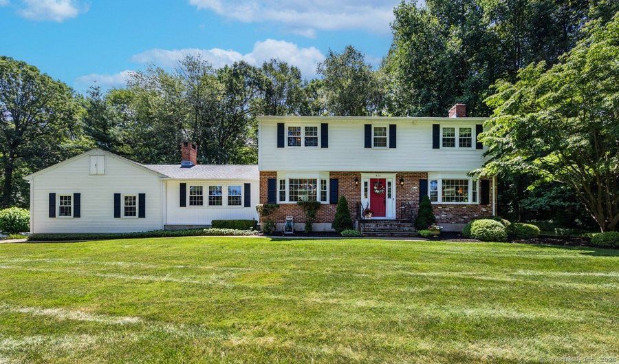 475 Riverside Dr, Cheshire, CT 06410 - 4 Beds, 3 Bath