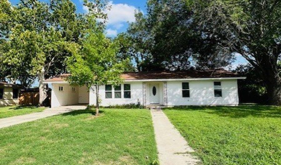 616 Conway Dr, San Marcos, TX 78666 - 3 Beds, 2 Bath