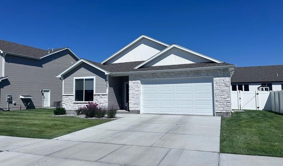 2967 Sydney, Ammon, ID 83406 - 3 Beds, 2 Bath