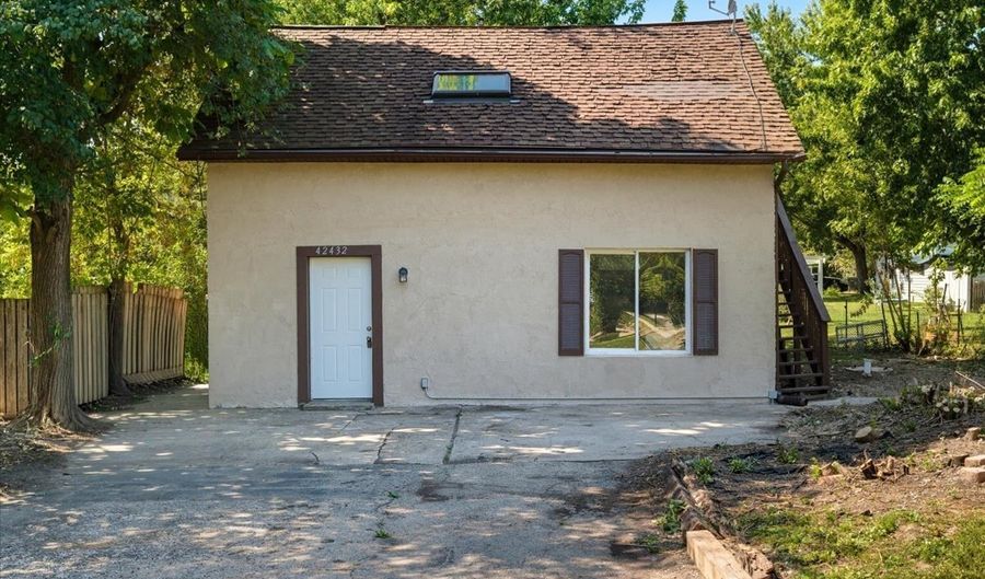 42432 N Lake Ave, Antioch, IL 60002 - 2 Beds, 1 Bath