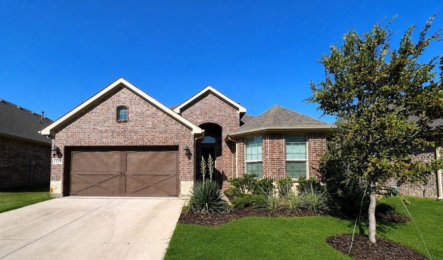 273 Mineral Point Dr, Aledo, TX 76008 - 4 Beds, 2 Bath