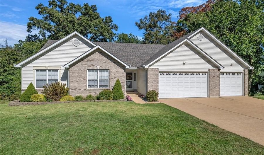 5123 Dominion Dr, Arnold, MO 63010 - 3 Beds, 3 Bath