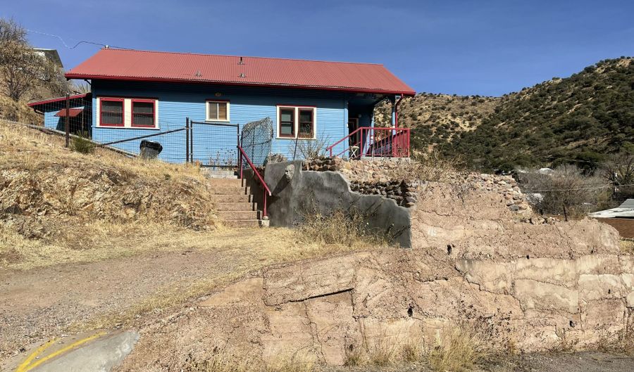 713 Warren Ave, Bisbee, AZ 85603 - 2 Beds, 1 Bath