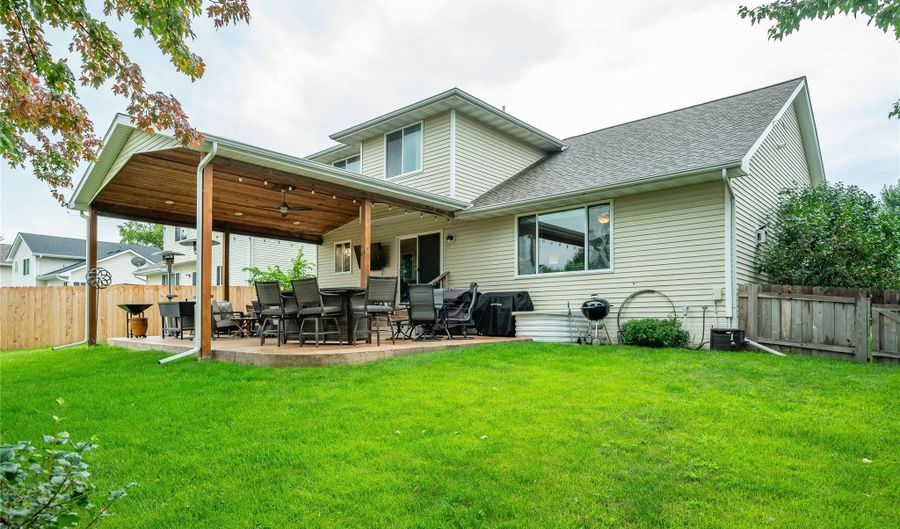 2013 NW School St, Ankeny, IA 50023 - 4 Beds, 4 Bath