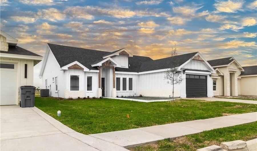 1005 Broken Arrow Dr, Alamo, TX 78516 - 3 Beds, 2 Bath