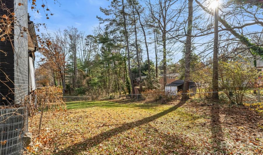 5 Deanwood Cir, Asheville, NC 28803 - 4 Beds, 3 Bath