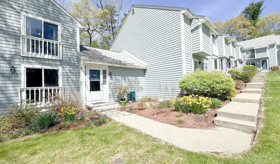 9 Acadia Kimball Rd 9, Amesbury, MA 01913 - 3 Beds, 2 Bath