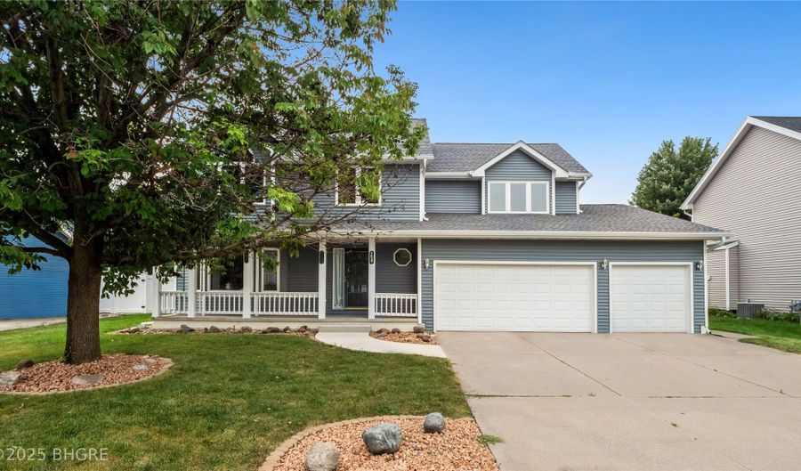 708 13th St SW, Altoona, IA 50009 - 5 Beds, 4 Bath