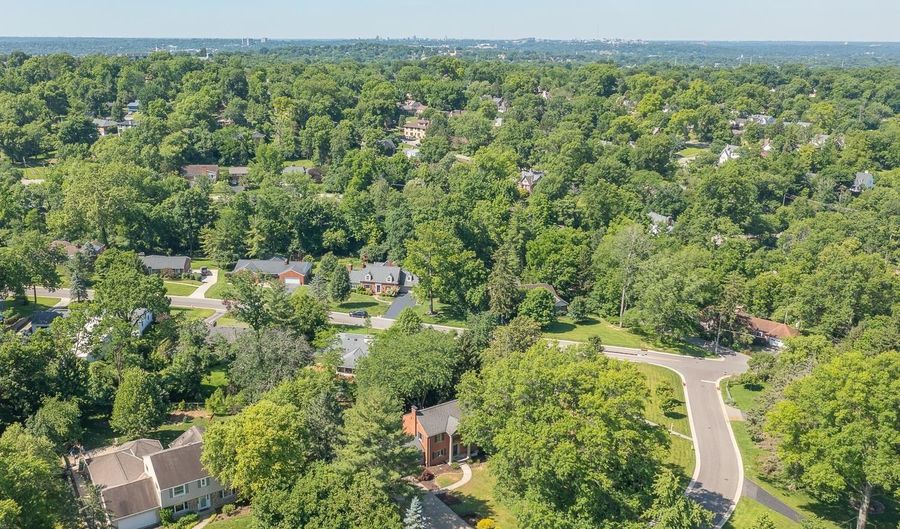 3119 N Farmcrest Dr, Amberley, OH 45213 - 3 Beds, 3 Bath