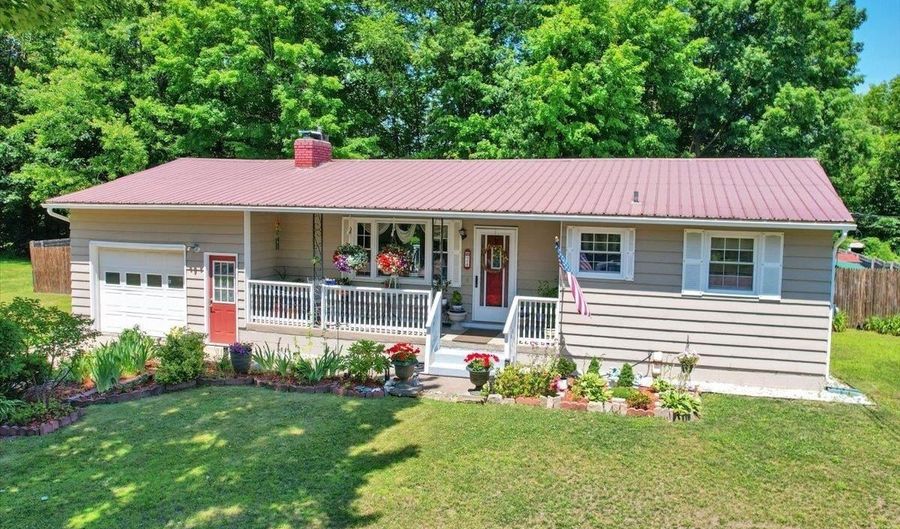 24 Venus Ave, Burlington, VT 05408 - 3 Beds, 2 Bath