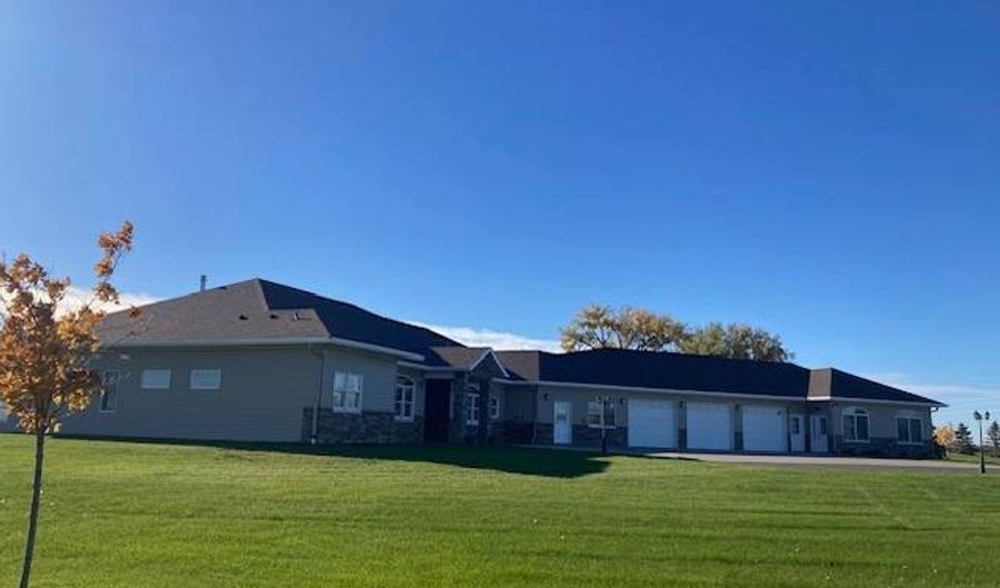 6022 Highway 15, New Rockford, ND 58356 - 4 Beds, 5 Bath