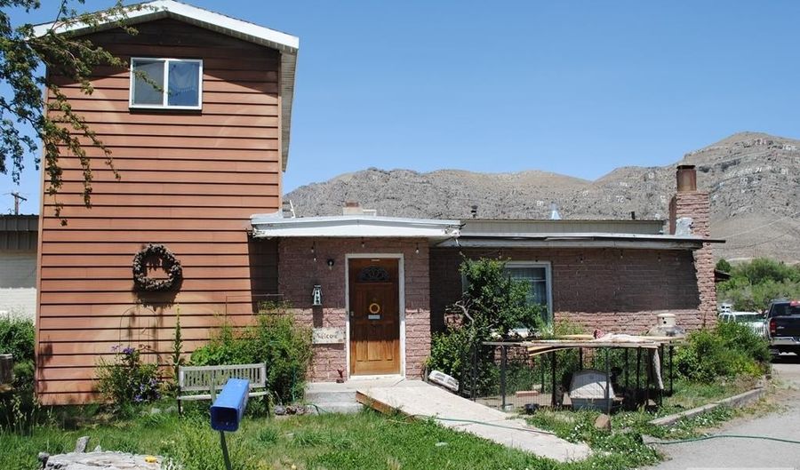 348 N Idaho Ave, Arco, ID 83213 - 3 Beds, 2 Bath