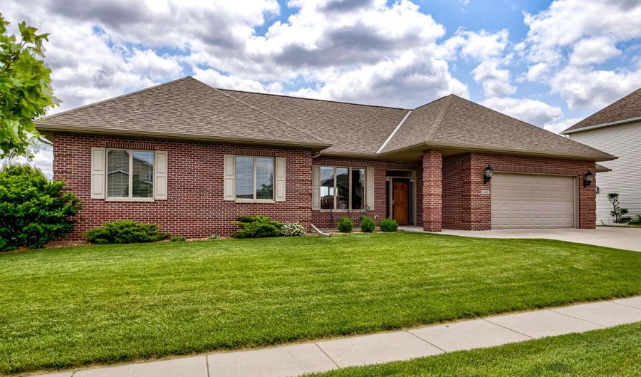 2608 Cottonwood Rd, Ames, IA 50014 - 5 Beds, 3 Bath