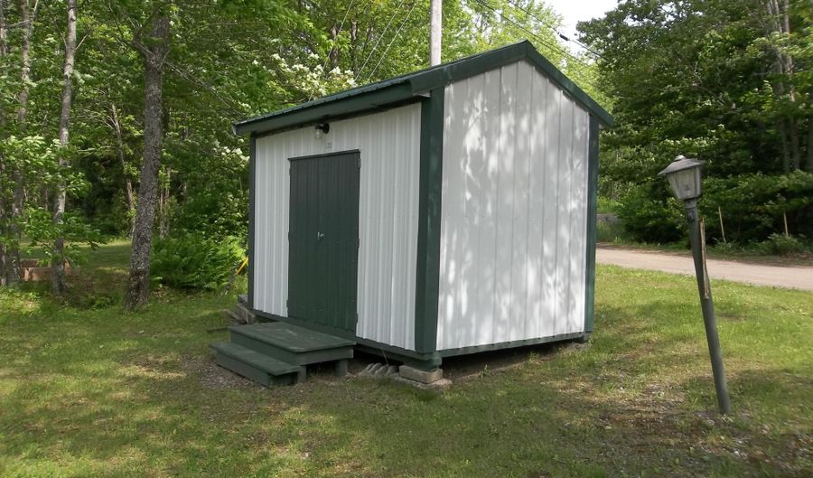 41 Hickory Ln, Alexander, ME 04694 - 2 Beds, 1 Bath