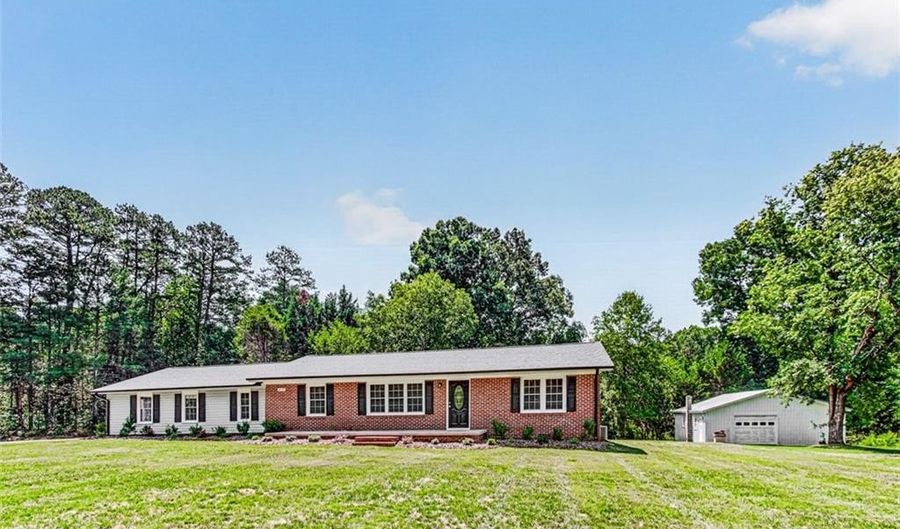819 Sawyersville Rd, Asheboro, NC 27205 - 3 Beds, 2 Bath