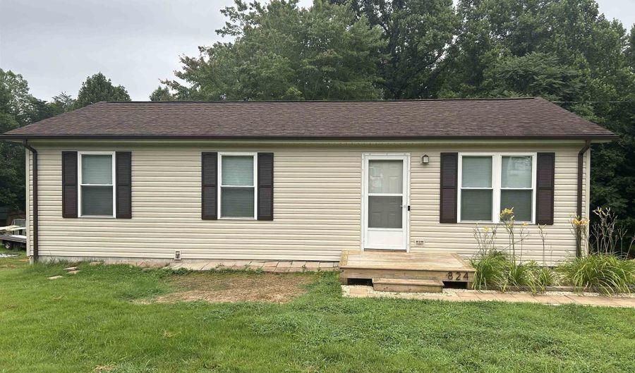 824 Flamingo Rd, Bassett, VA 24055 - 3 Beds, 1 Bath