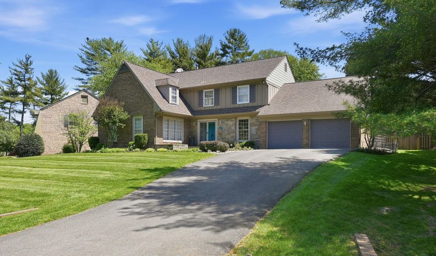 7556 PEPPERELL Dr, Bethesda, MD 20817 - 4 Beds, 5 Bath