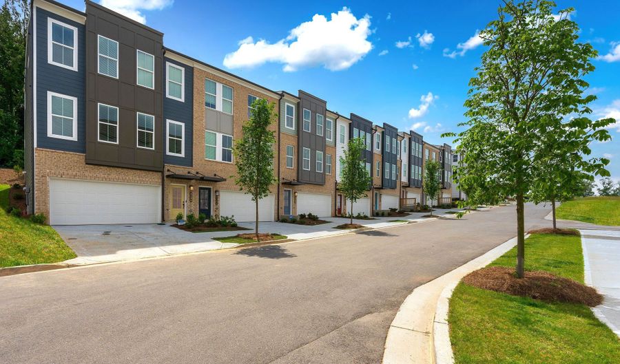 2688 Creekview Ter NW, Atlanta, GA 30318 - 3 Beds, 3 Bath