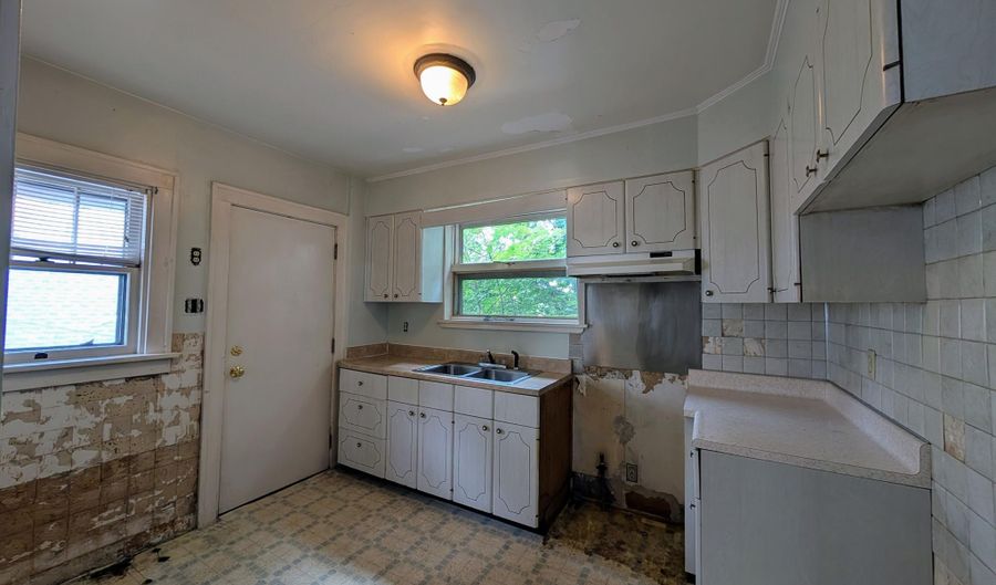 1912 12th St, Altoona, PA 16601 - 3 Beds, 1 Bath