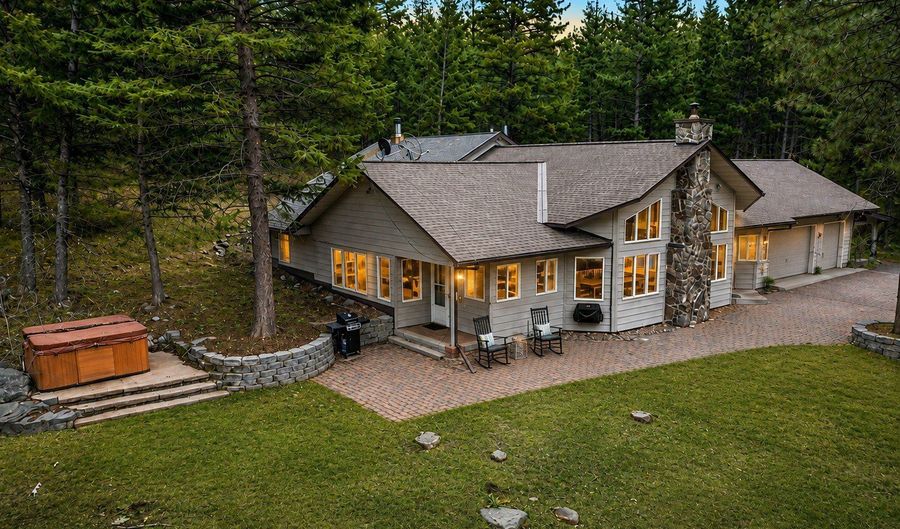 14300 Cambridge Rd, Bonner, MT 59823 - 3 Beds, 4 Bath