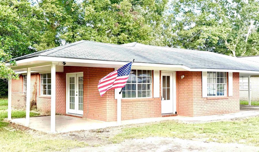 2043 Shady Oaks Dr, Baton Rouge, LA 70815 - 3 Beds, 2 Bath