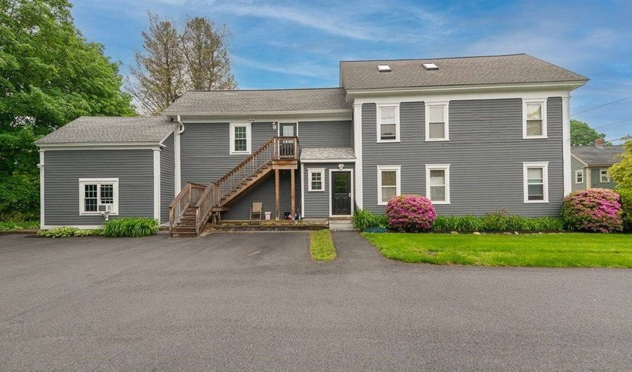 24 Pearl St 4, Ayer, MA 01432 - 1 Beds, 1 Bath
