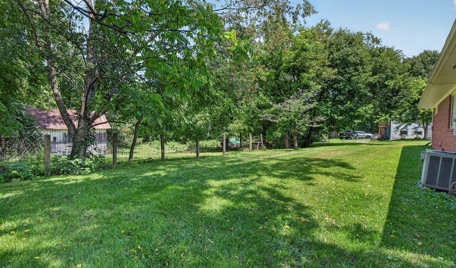 25355 Lee Hwy, Abingdon, VA 24210 - 4 Beds, 2 Bath