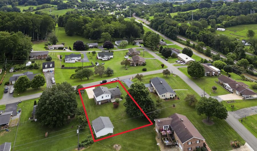 16394 Middlewood Dr, Abingdon, VA 24210 - 3 Beds, 2 Bath