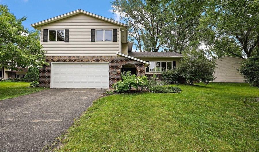 13820 Holyoke Path, Apple Valley, MN 55124 - 3 Beds, 3 Bath