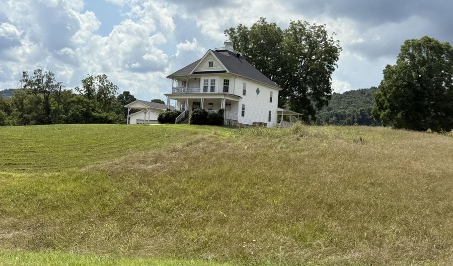 838 State Garage Rd, Albany, KY 42602 - 6 Beds, 2 Bath